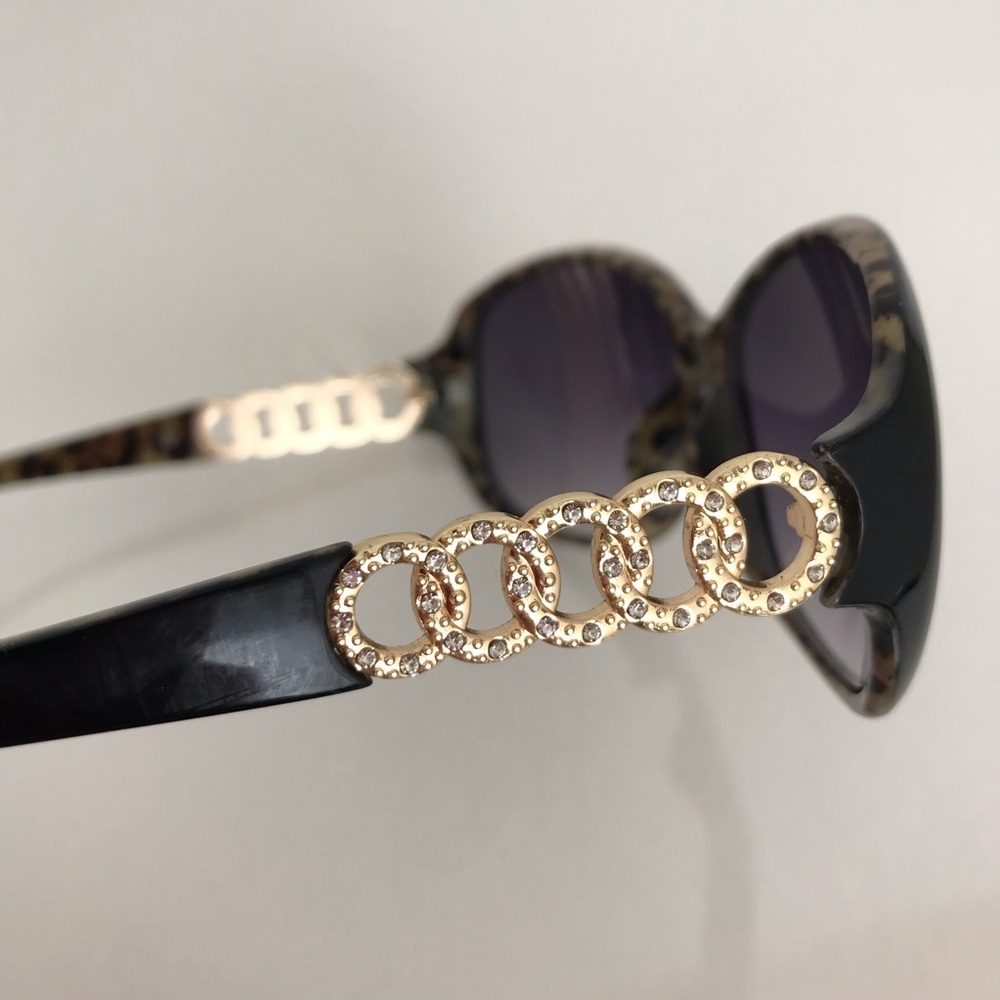 Guess Women's Sunglasses Black Frames W/Leopard Print Gold Rhinestone Accents - Picture 10 of 10